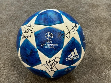 2018-19 Match Used Galatasaray UEFA Champions League Team Signed Soccer Ball