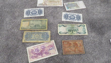 Load image into Gallery viewer, 10 Piece Mixed Lot International Obsolete Bank Notes! Defunct Currency Bolivia 